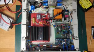 vue de l'intérieur de l'appareil... il ne manque que l'IGBT...